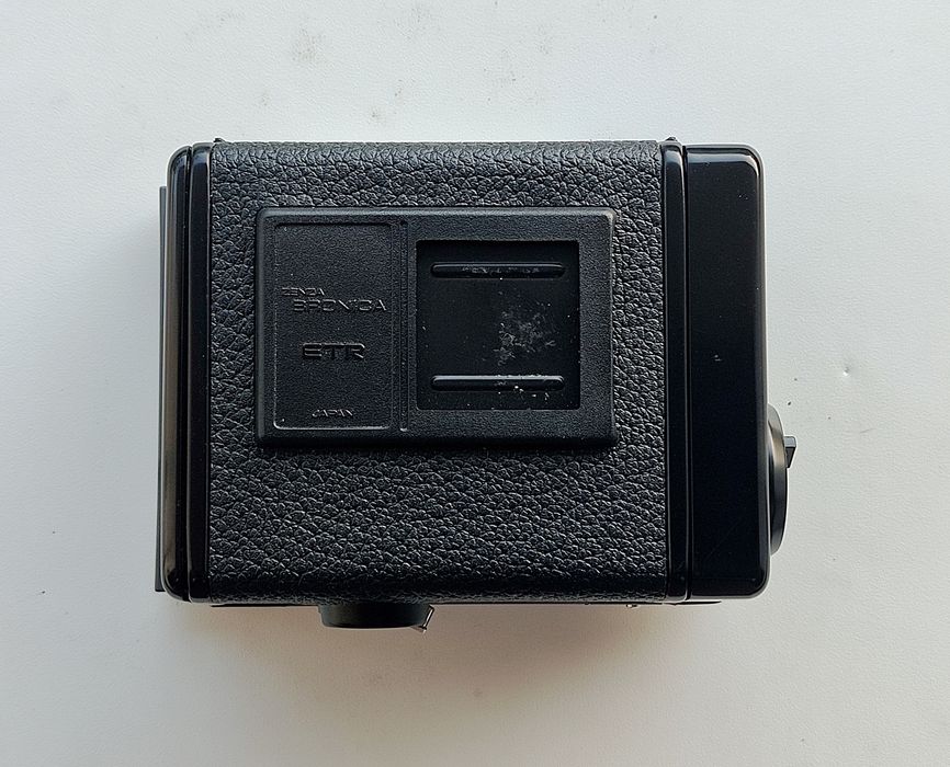 Zenza Bronica ETR 135W (back para 35mm)