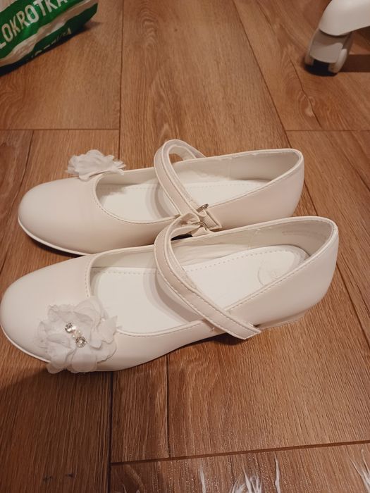 Buty białe pantofle komunijne 36