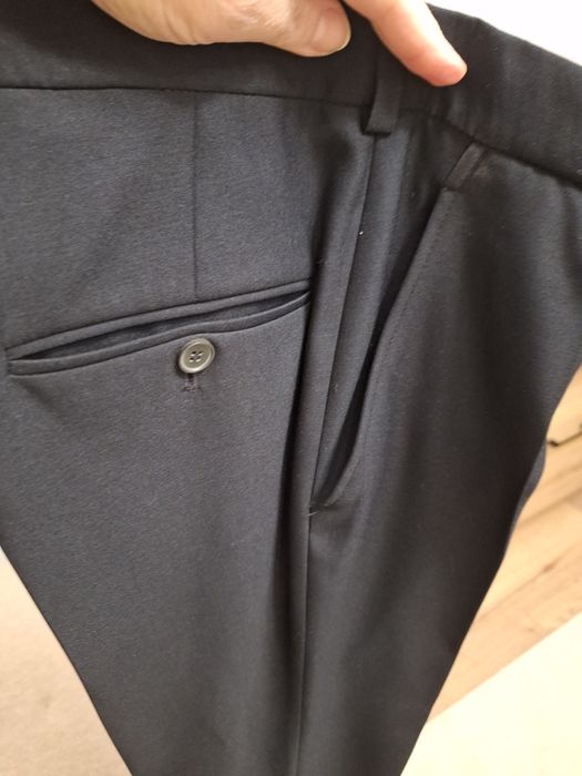 Sprzedam czarny garnitur