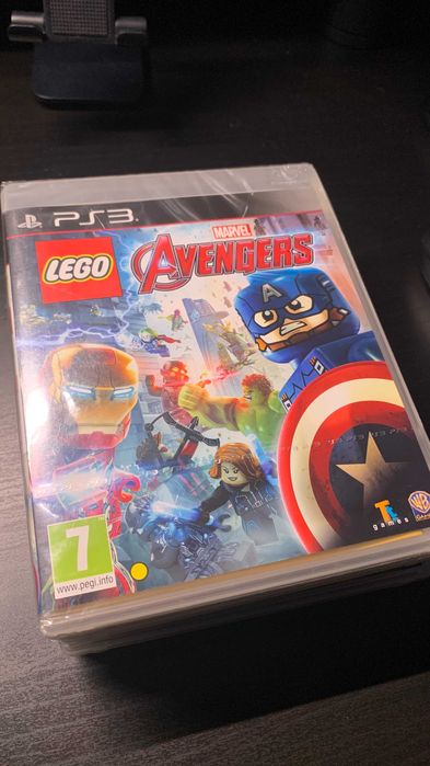 PlayStation 3 usada (2 comandos) + 7 jogos incluídos