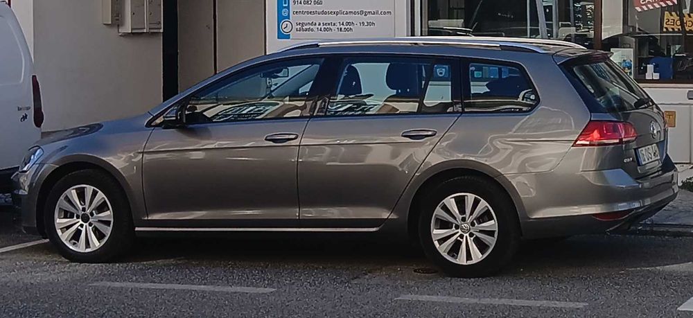VW Golf Variant 1.6 TDI Confortline Bluemotion