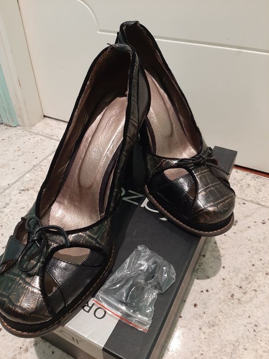 Buty na obcasie kazar 39
