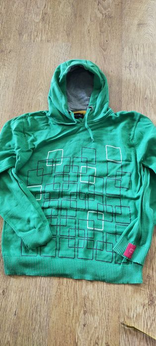 Sweterek z kapturem r. 152