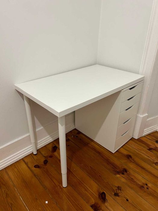 Secretária (IKEA Alex/Lagkapten)