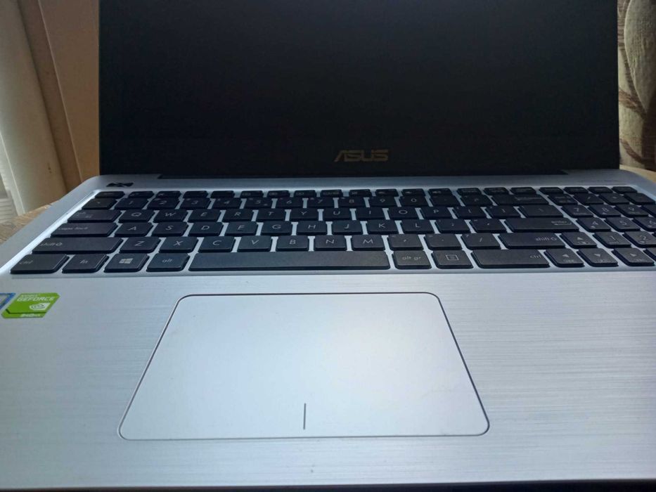 Laptop ASUS R558U
