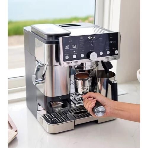 Рожкова кавоварка еспресо NINJA Luxe Cafe Premier ES701EU