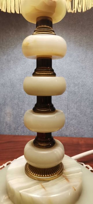 Старая настольная лампа из Европы