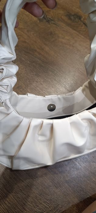 Сумочка жіноча біла