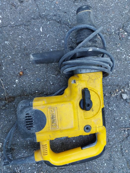 Перфоратор DeWALT