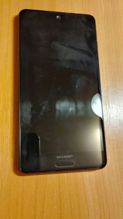 Смартфон-компакт Sharp aquos c10