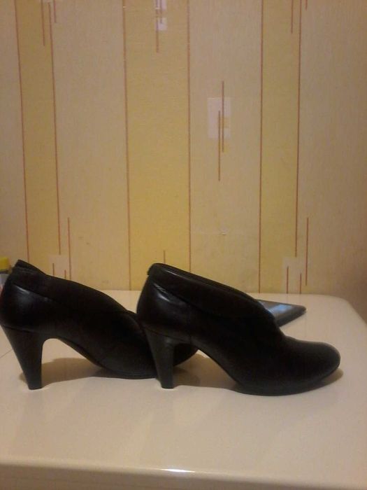 Туфлі жіночі шкіряні