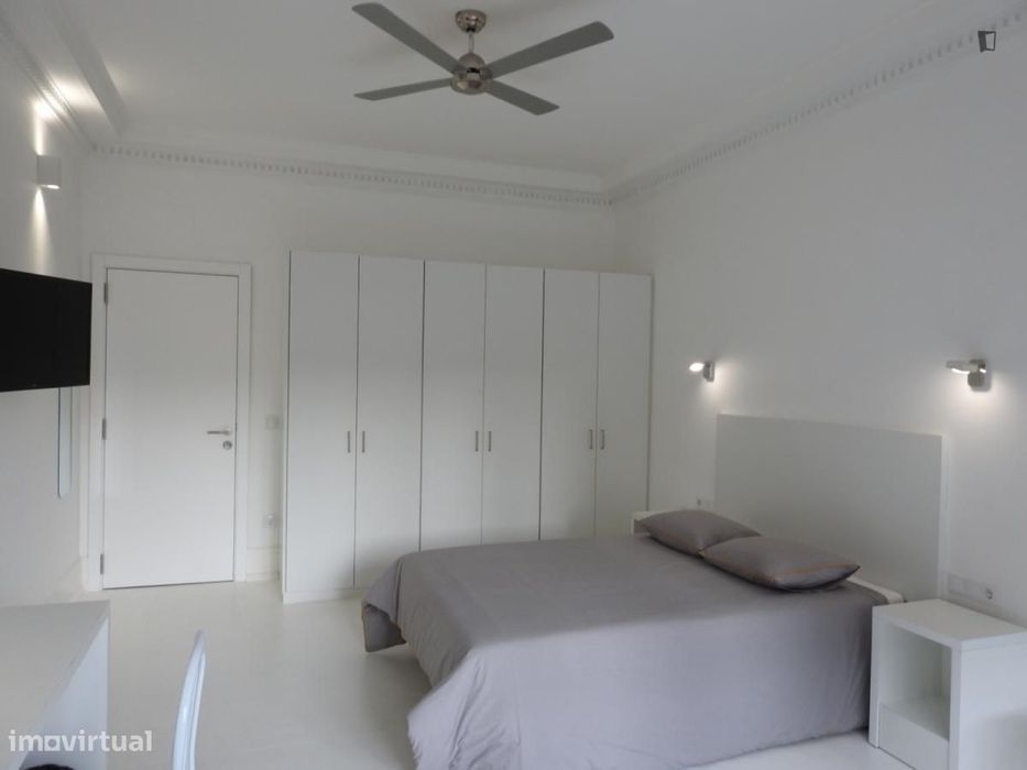 Quarto - localizado em Saldanha Lisbon
