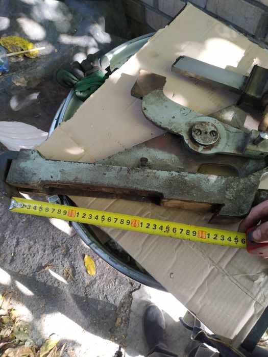 Люнет шлифовального станка