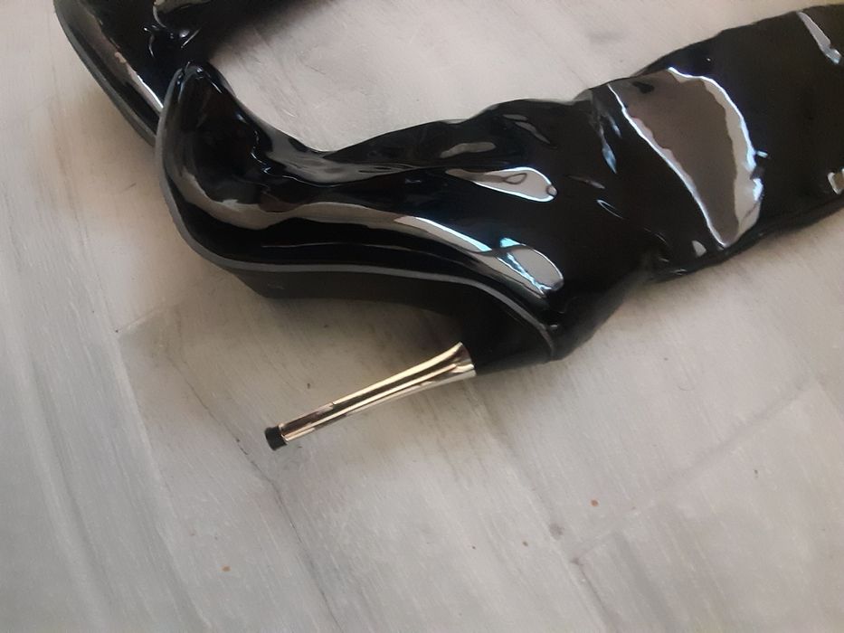 Сексі лакові ботфорти стріпи