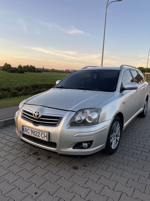 Toyota avensis 2.2