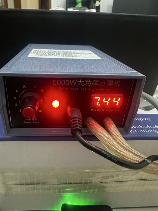 Máquina de Soldadura por Pontos 5000W com Pedal – Portátil