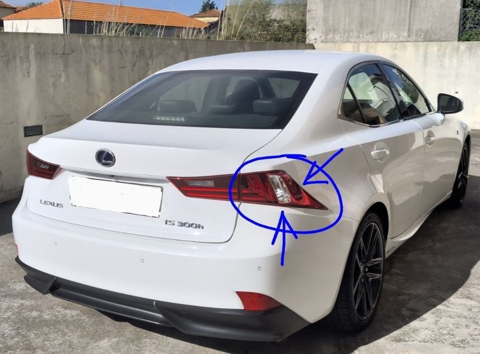 Farolim NOVO traseiro direito carroçaria Lexus is300h