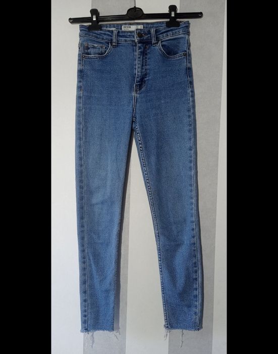 Spodnie dżinsy niebieskie skinny rurki Bershka XS