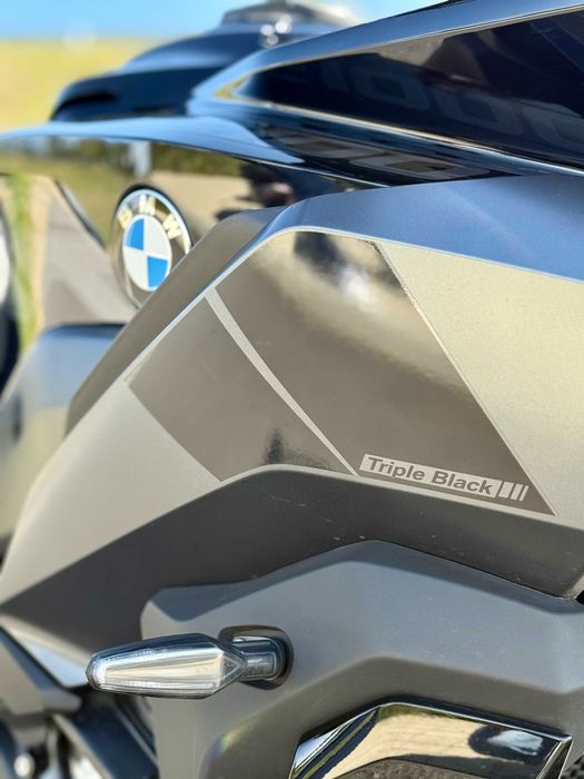 BMW S1000XR Triple Black