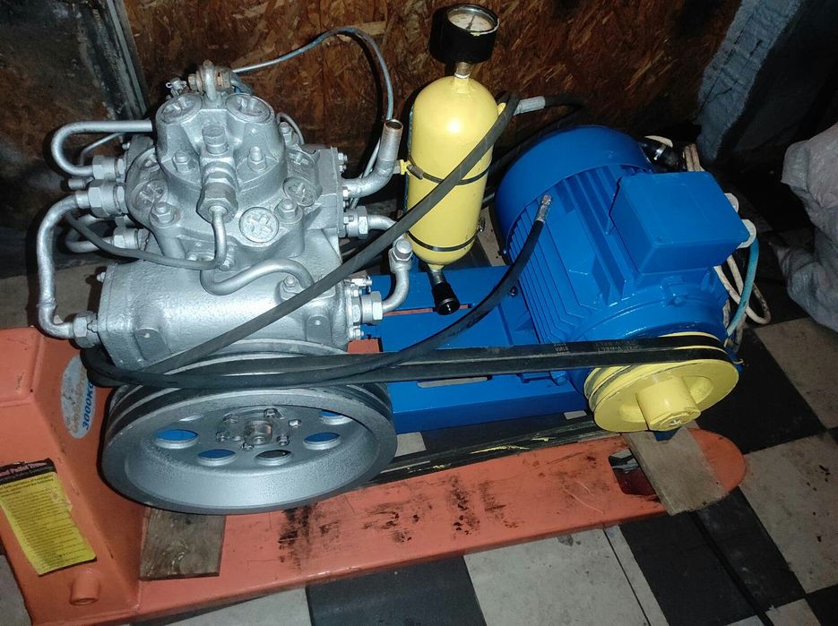 Компрессор высокого давления к2-150 для метана,заправка газом авто