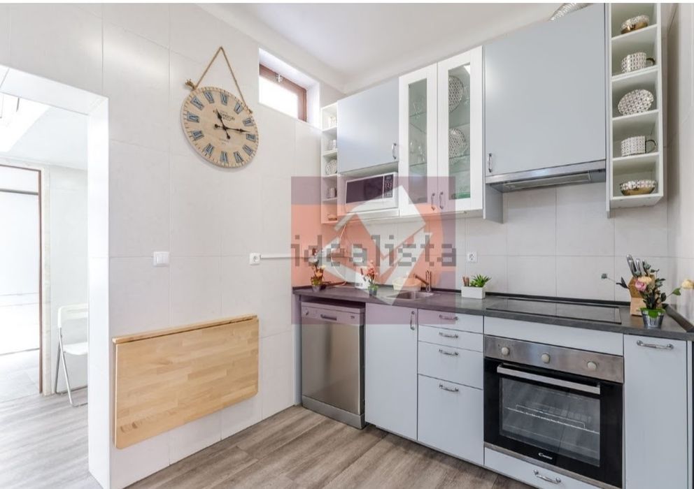 2 Quartos em Moradia Duplex com Logradouro junto ao Metro de Odivelas
