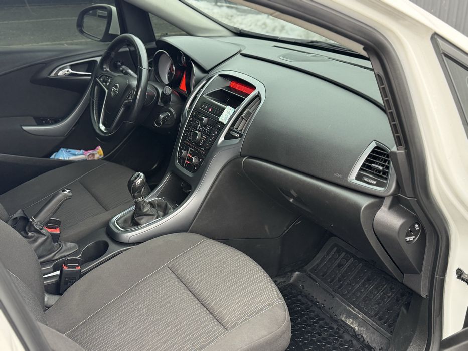 Opel Astra 2013 рік 1.7 Дизель Механіка 6 ступка