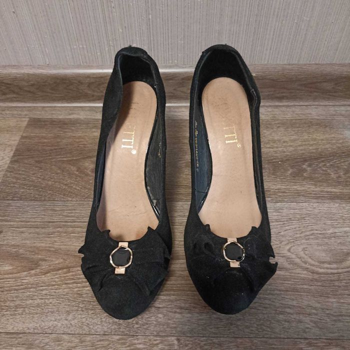 Женские Замшевые Туфли 39 размер