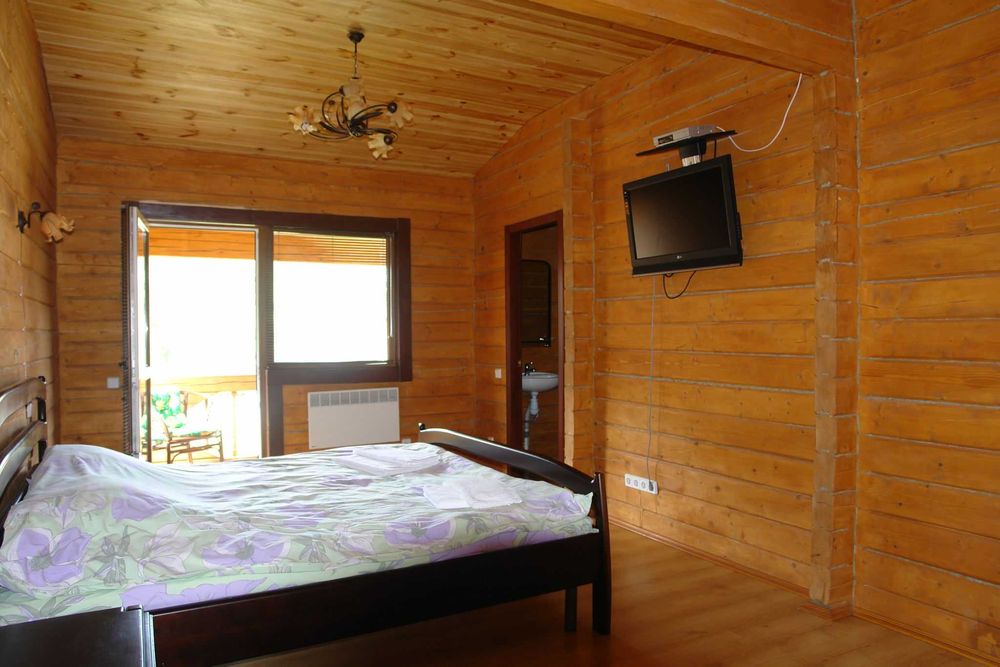 Подобова оренда будинку з басейном та банею Ідеально для свят,вихідних