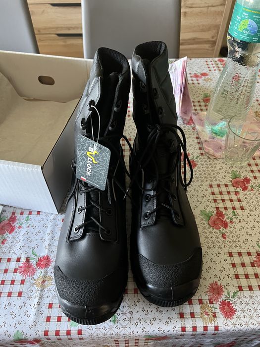 Sprzedam nowe buty robocze