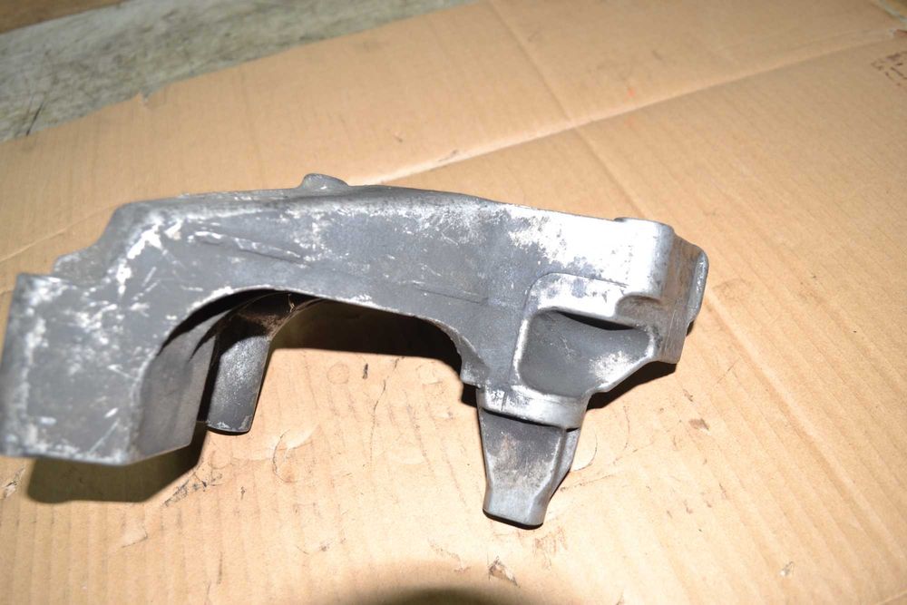 Кронштейн двигуна Volkswagen Golf IV/Sharan/Skoda Octavia 1.9 TDI