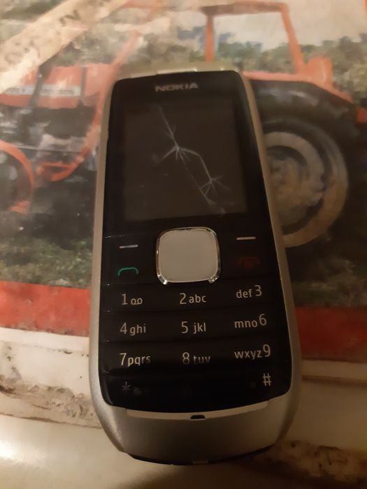 Nokia  mala szybka rysa