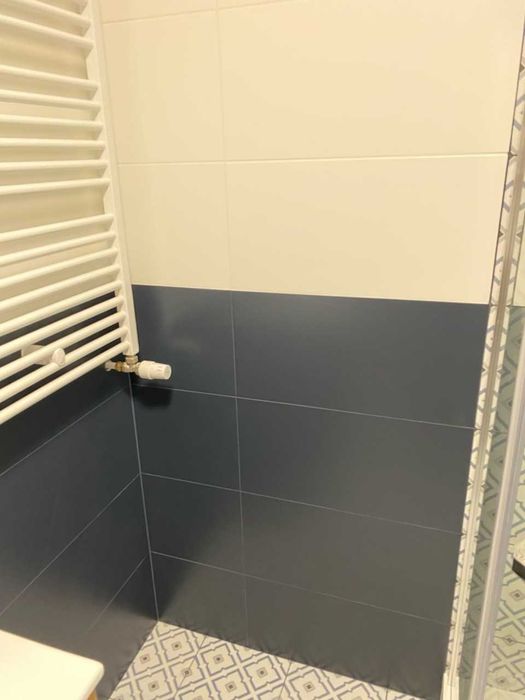 Niebieskie płytki 30x60 + fuga