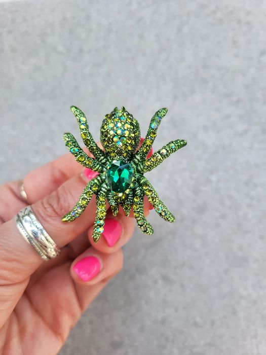Broszka pająk zielony