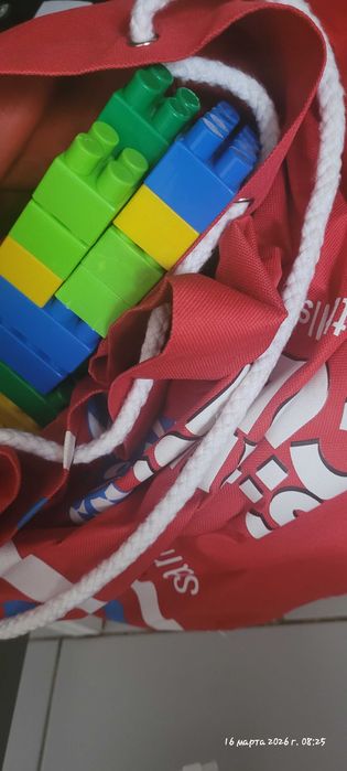 Sprzedam zestaw konstrukcyjny. Dużo części. W dobrym stanie.