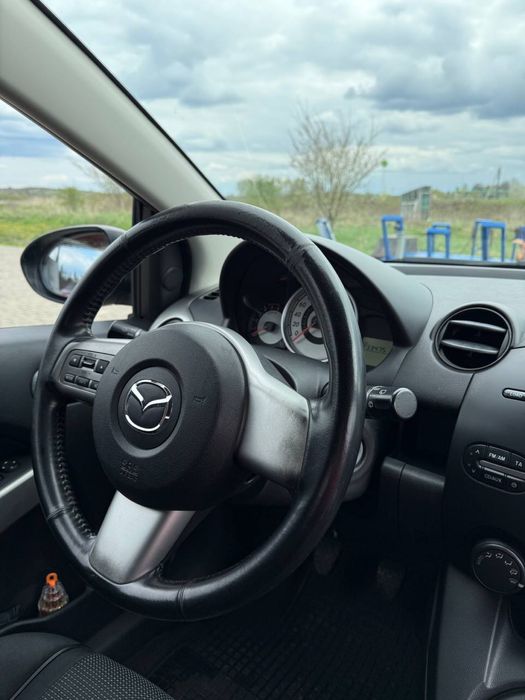 Автомобіль Mazda 2 2008