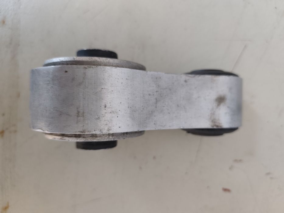 Продам опору двигателя Мазда сх9 2011