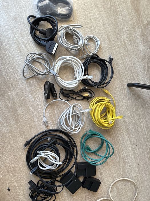 Lote cabos de rede CAT6 + cabos diversos (carregadores Sony à parte)