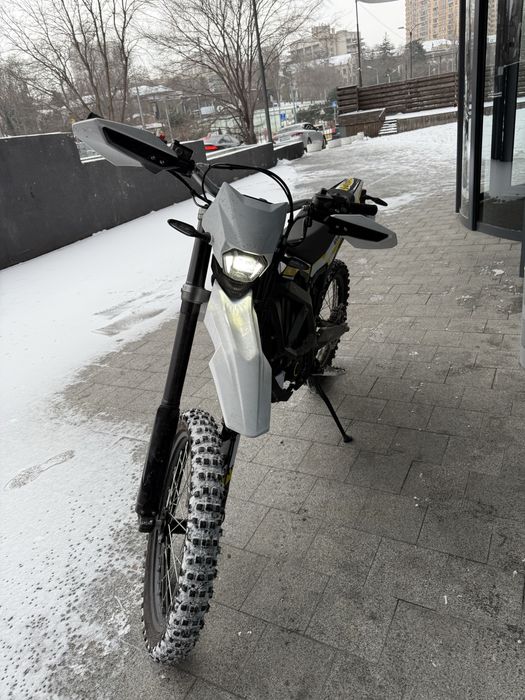 Surron Ultra Bee электромотоцикл