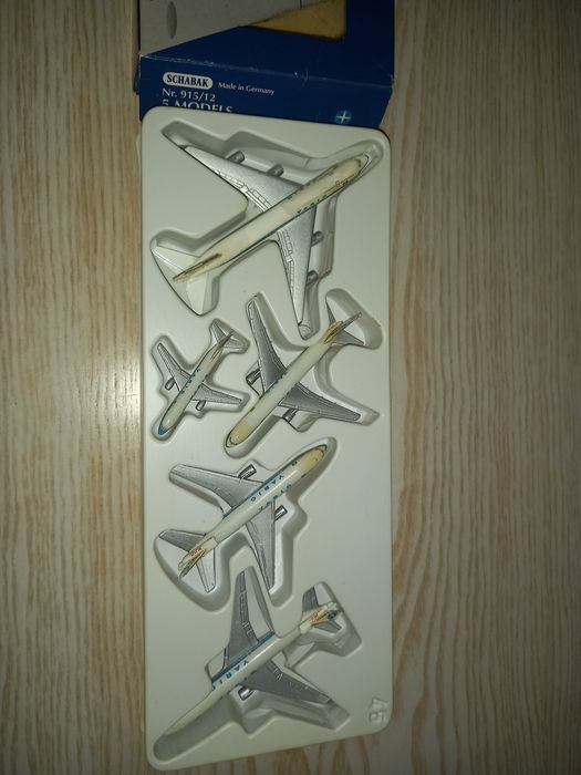 Caixa com 5 aviões miniatura,da Varig.