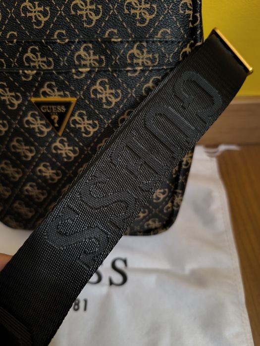 Bolsa / Mala tiracolo Guess