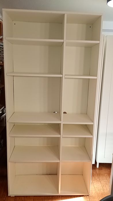 Estante com 10 parteleiras