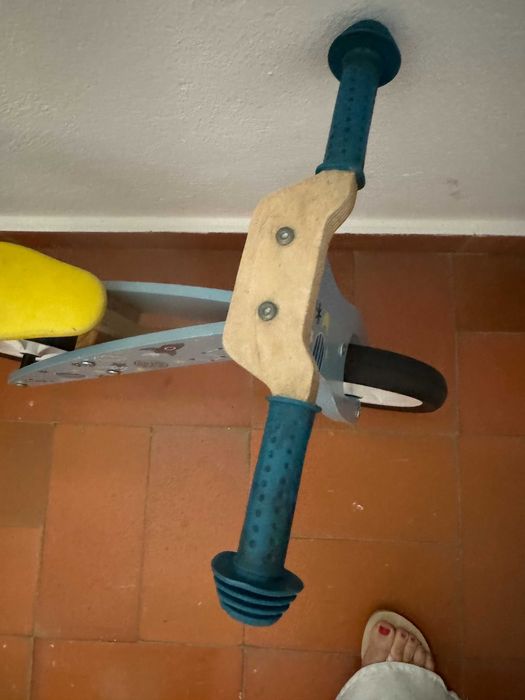 Bicicleta de madeira