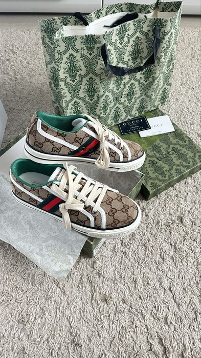 Ліквідація залишків ціна нижче собівартості кеди 38р остання пара