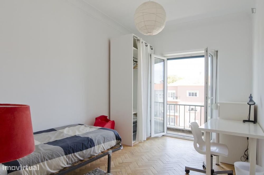 Quarto - localizado em Alvalade Lisbon