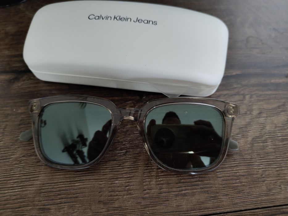 Okulary przeciwsłoneczne CK Calvin Klein styl wayfarer