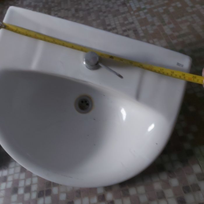 Umywalka łazienkowa 50 cm szerokości