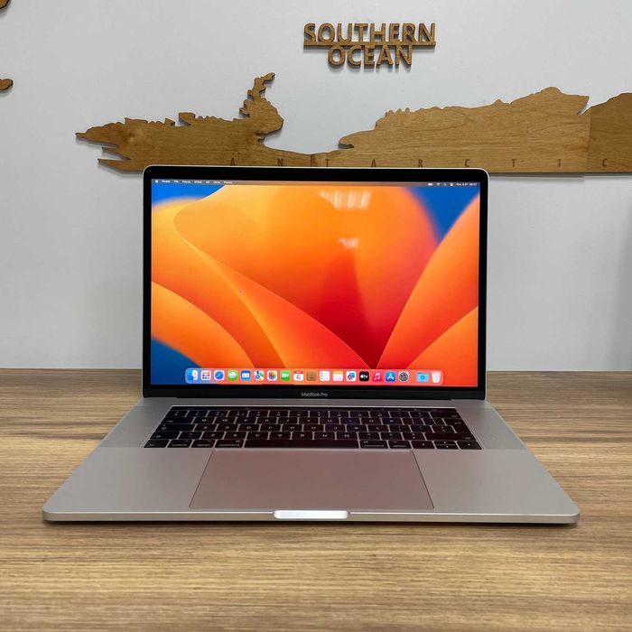 Macbook Pro 15 A1707 i7-7700HQ 16GB 512GB Pro 555 2GB Gwar Klasa A-