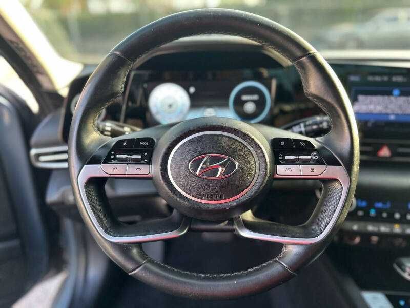 2022 Hyundai Elantra SEL