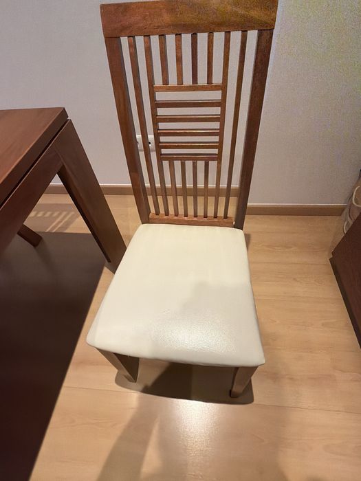 Vendo mesa de jantar extensivel + 4 cadeiras
