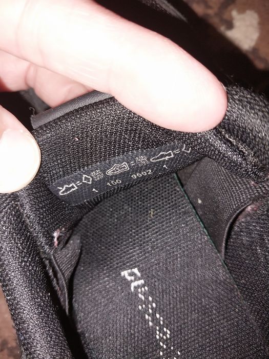 Кросівки 36.   .